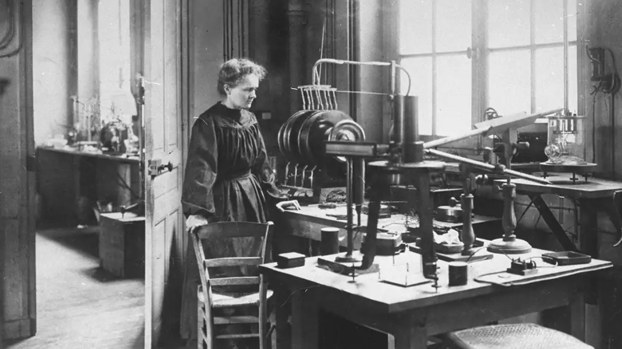 Radyoaktivitenin Kraliçesi: Marie Curie’nin Efsanevi Yolculuğu