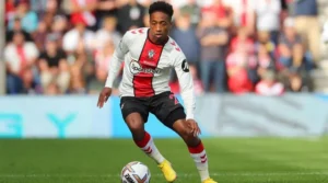 Beşiktaş Kyle Walker‑Peters’i Resmen Açıkladı