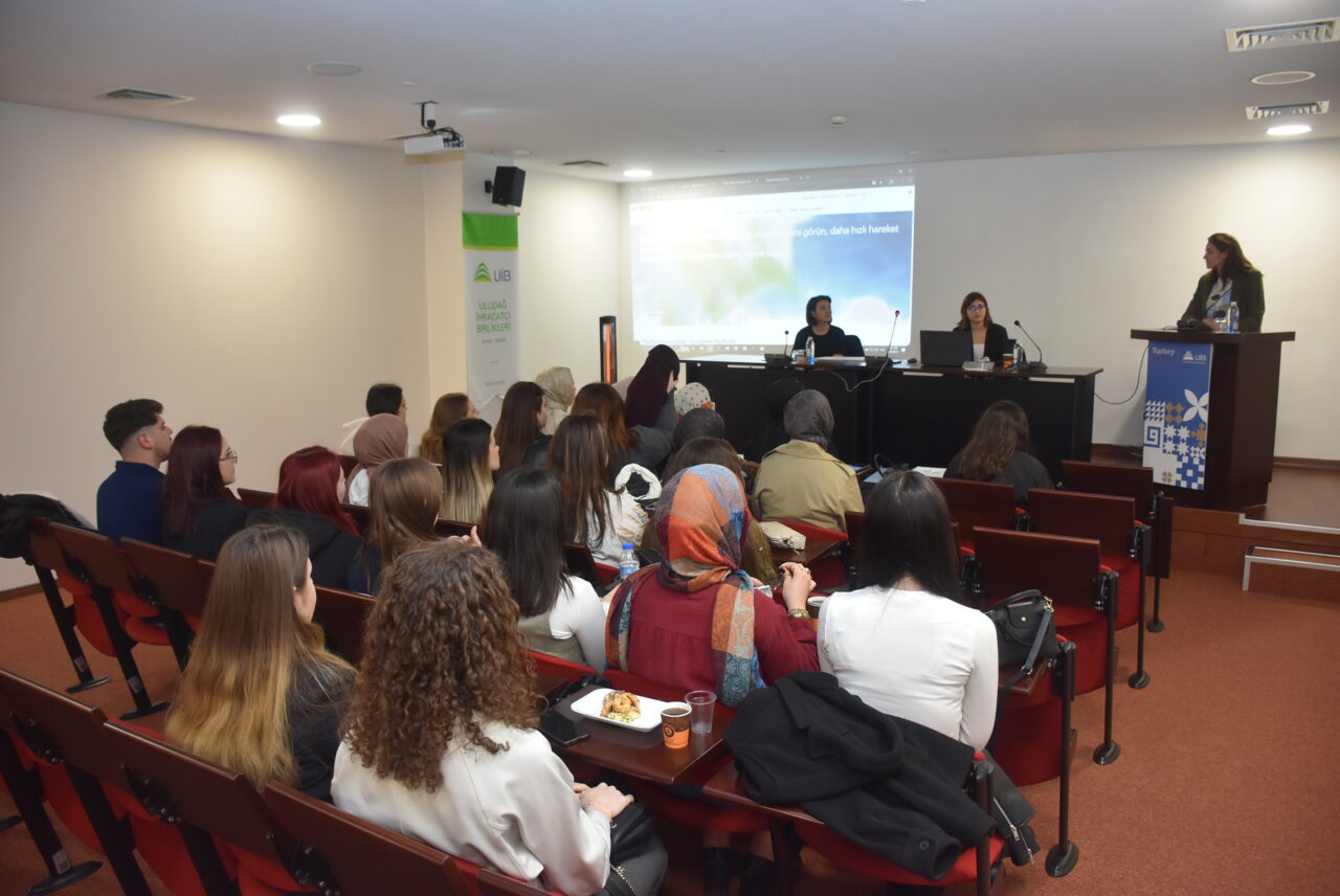 Türkiye’nin Moda Merkezi Bursa’da Yeni Moda Tasarımcıları Yetişiyor