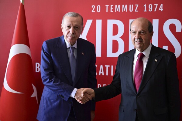 Lefkoşa’da Erdoğan’dan iki devletli çözüm mesajı