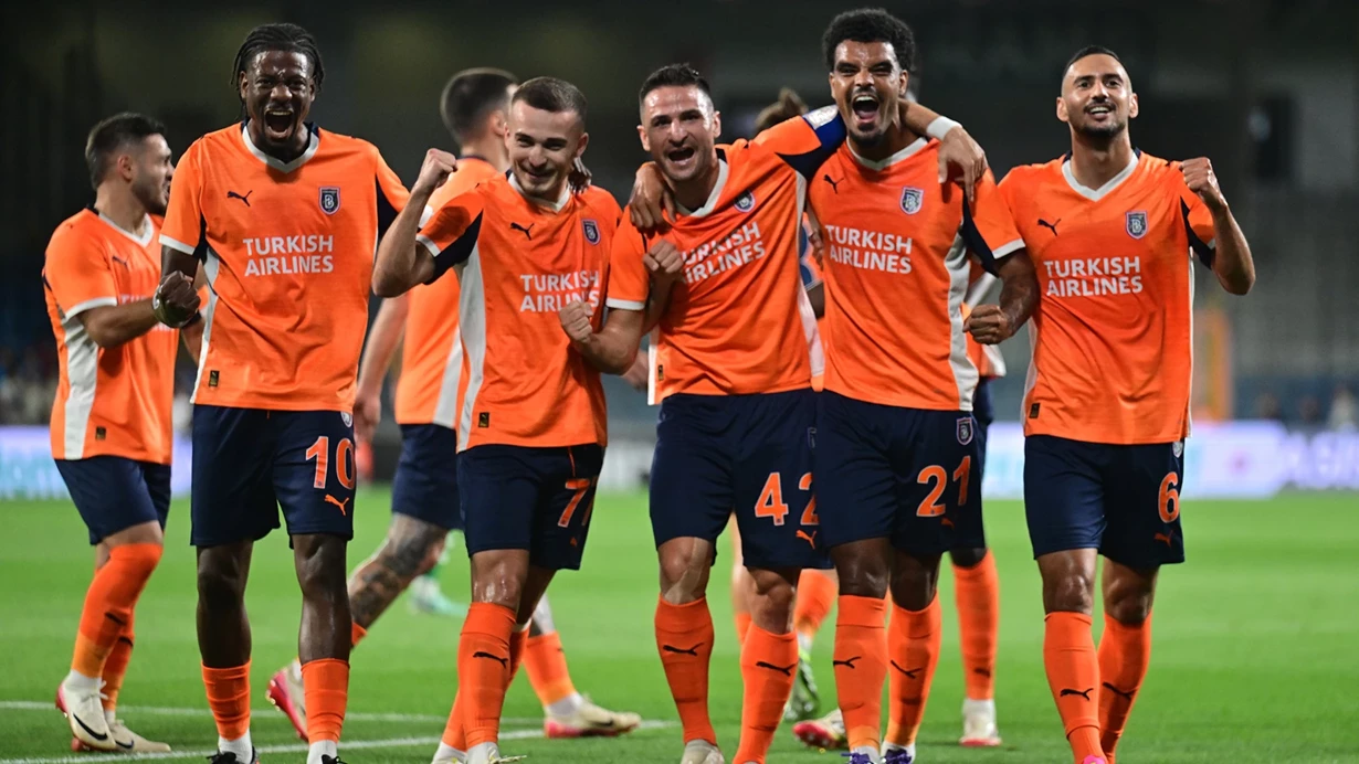 Başakşehir Konferans Ligi’nde 4 Golle Turladı