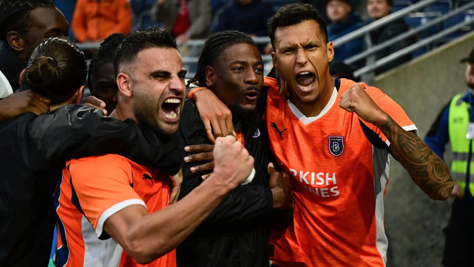 Başakşehir, Viking Toplamda 4-2 Yenerek Tur Atladı