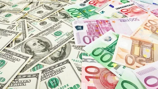 Döviz Piyasası: Dolar, Euro ve Sterlin Yükselişte