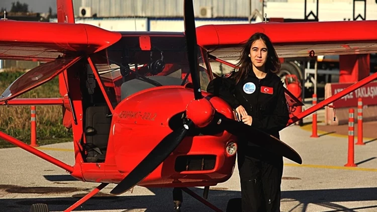 Genç Pilot Defne Özcan TIME’ın “Yılın Kızları” Listesinde