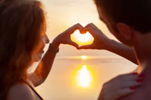 Gerçek Aşk Nasıl Anlaşılır? Bilim ve Kalp Yanıtlıyor