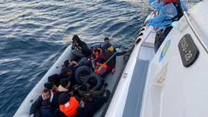 İzmir Açıklarında Düzensiz Göçmen Operasyonu
