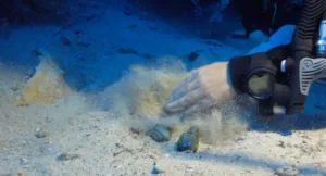 Kaş Batığı'ndan 1100 Yıllık Cam Koku Şişeleri Çıktı