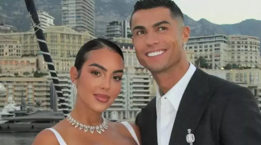 Ronaldo’dan Milyon Dolarlık Evlenme Teklifi