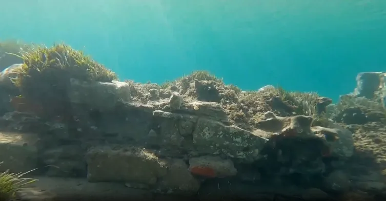 Çanakkale’nin Deniz Altındaki Antik Duvarı