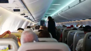 Uçak Yolcularına Ücretsiz Su Uygulaması Başlıyor