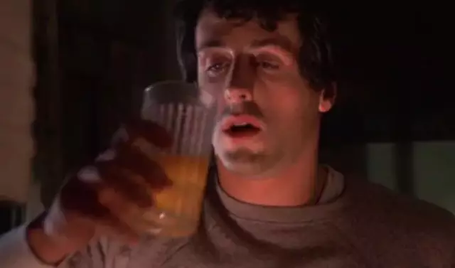 Çiğ Yumurta İçmek Sağlıklı mı