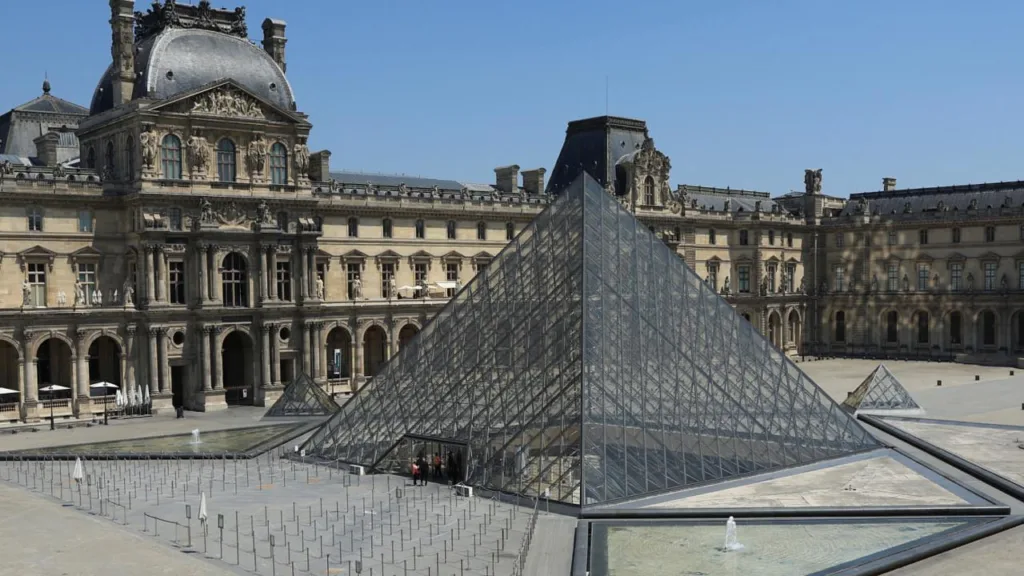 Louvre’dan Çalınan Mücevherlerin Değeri Açıklandı