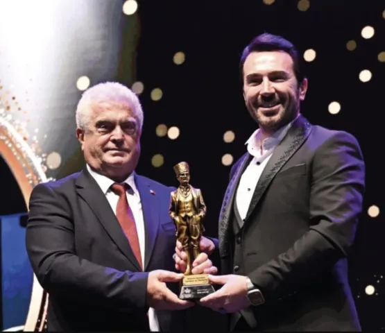 Uğur Aslan. Rektör Prof. Dr.Mustafa Kara