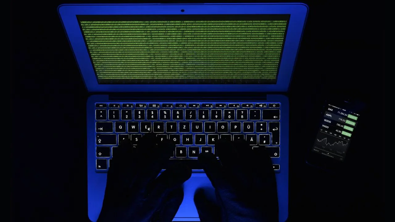 MİT’ten Siber Casus Operasyonunda 2 Tutuklama