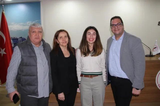 ISTANBUL GAZETECİLER DERNEĞİ2 Genelbaşkan Hasan Hınıslı ve Eğitim takımı