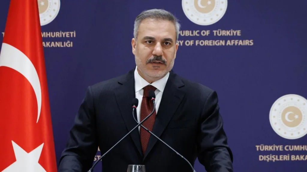 İran Kendi Sorunlarını Kendi Çözmeli