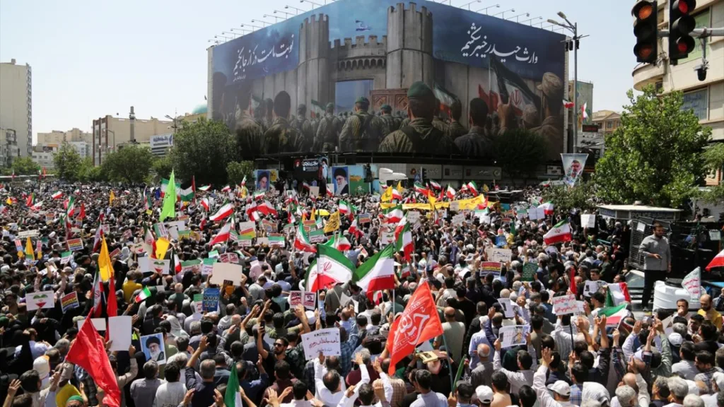 Protestoların Gölgesinde İran
