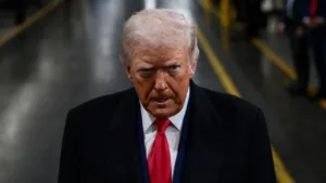 Trump: “İranlı Vatanseverler Kurumları Ele Geçirmeli”