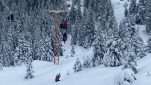 Uludağ’da Korku Dolu Dakikalar: 51 Kişi Havada Mahsur Kaldı