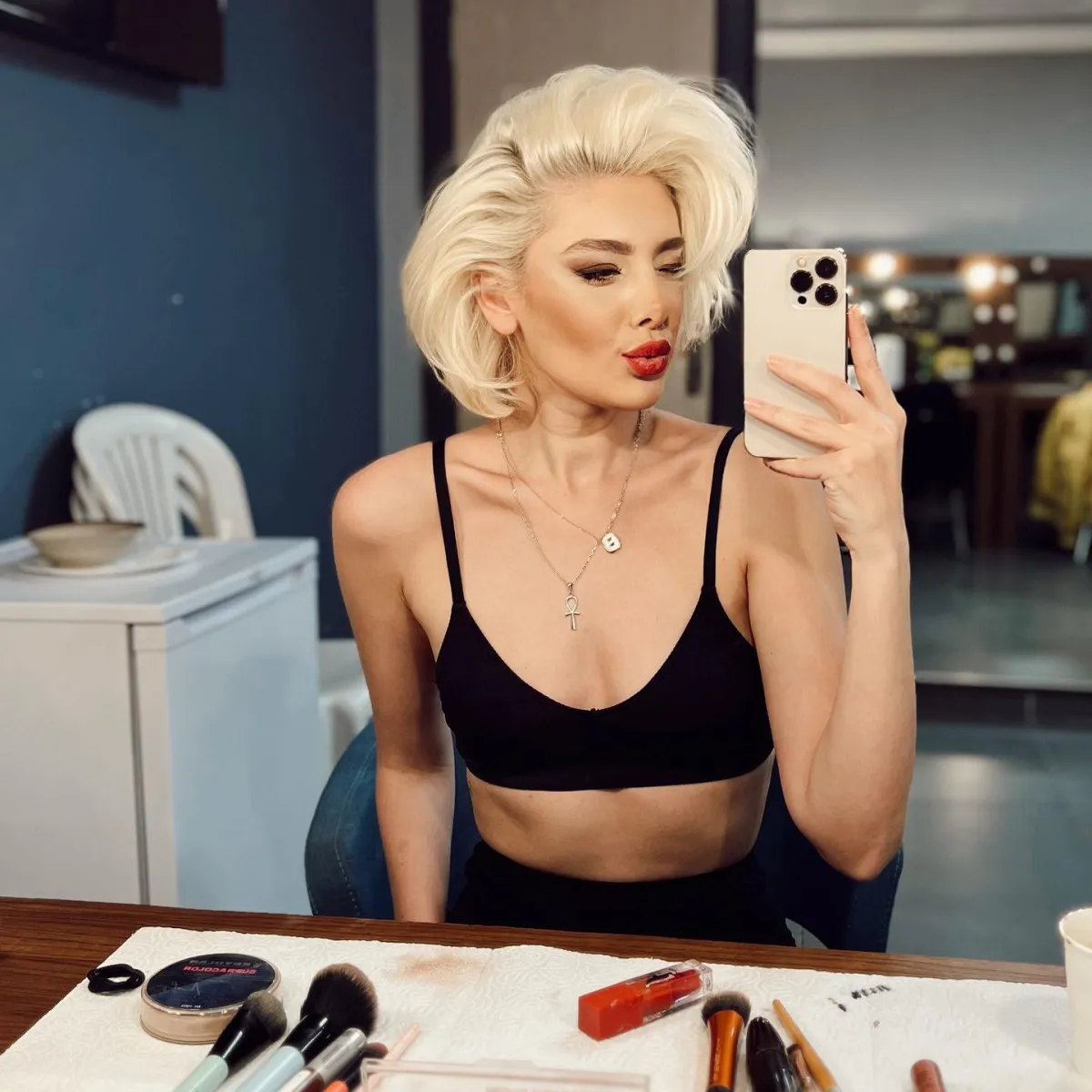 Burcu Binici'den Şok İtiraf: Evimi Kapattım Sokakta Kaldım