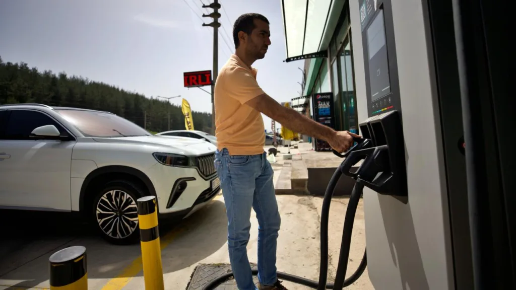 Türkiye'de Hızlı Şarj İstasyonu Sayısı 16 Bini Aştı