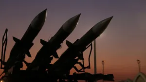 İran Hürmüz’de ABD Tankerini Vurdu: Bölgede Gerilim Zirvede