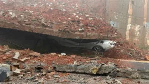 İstanbul’u Sağanak Vurdu: Metro ve Yolları Su Bastı