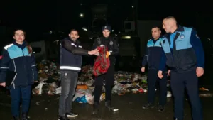 Yanlışlıkla Çöpe Atılan Altınlar Sahibine Teslim Edildi