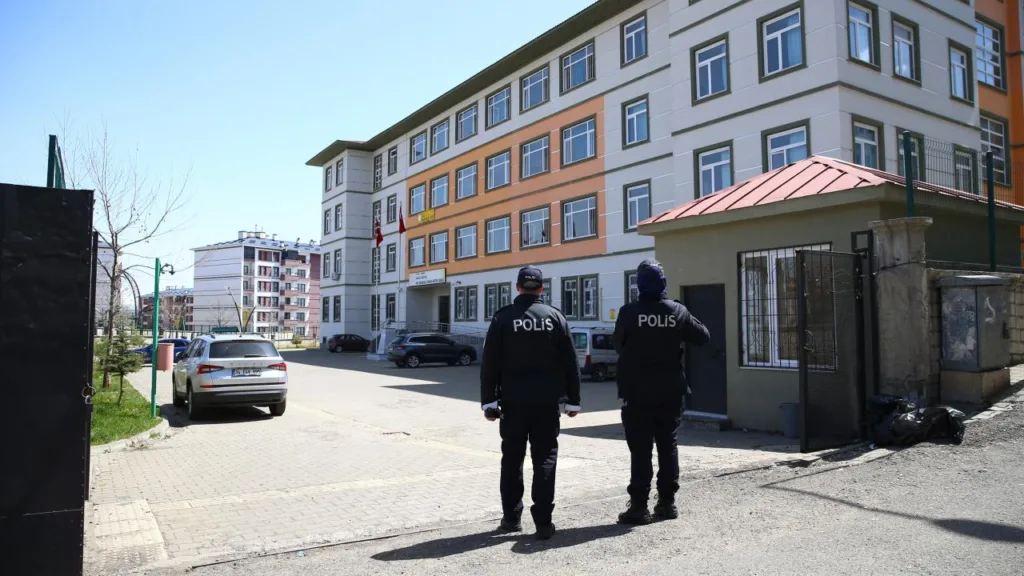 Okullarda Çok Katmanlı Güvenlik Dönemi