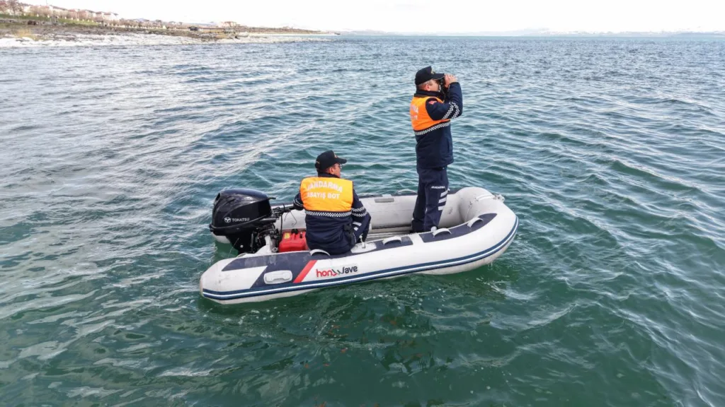 Van Gölü'nde İnci Kefali Göçü Başladı