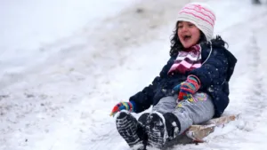 Afyonkarahisar’da Kar Tatili: 3 İlçede Eğitime Ara Verildi