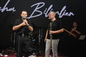 Deha Bilimlier,Hüsnü Şenlendirici 