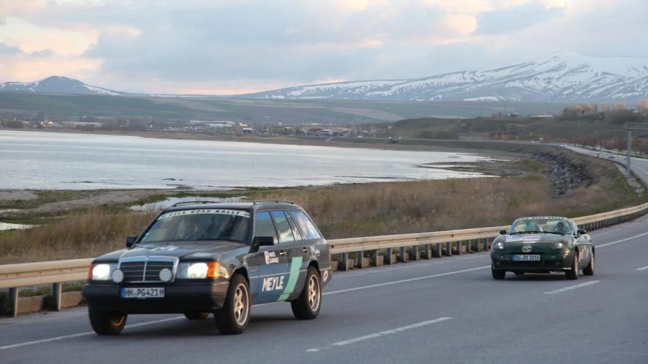 İpek Yolu Rallisi Ahlat’ta