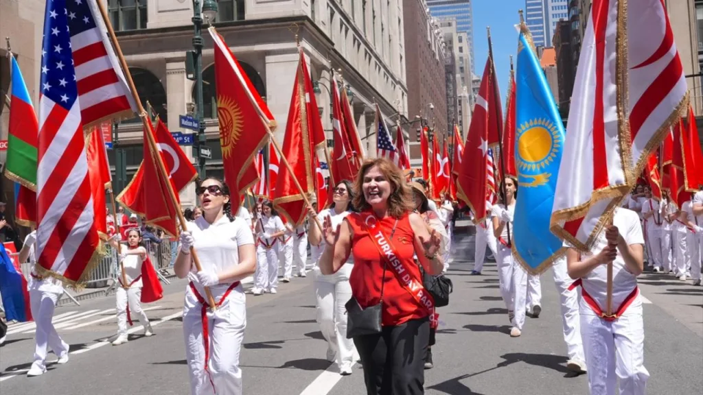New York'ta 43. Türk Günü Yürüyüşü Coşkusu Başladı