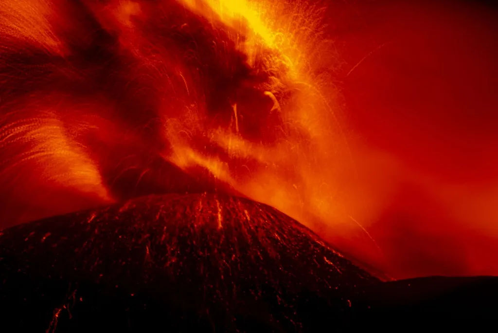 Etna'dan Lav Akını