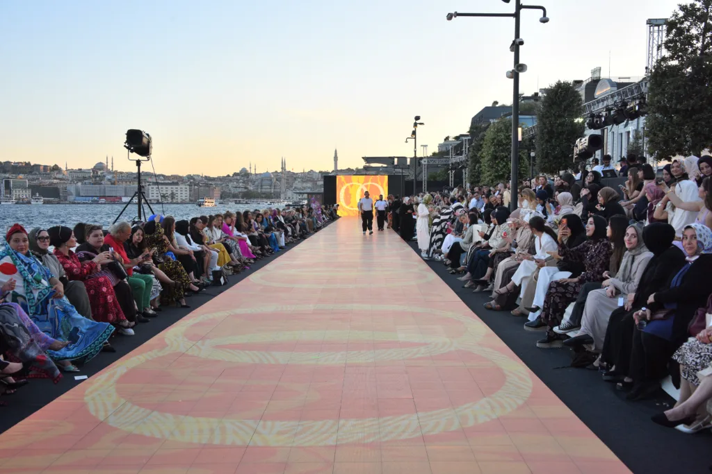 İmannoor Moda Resitali İstanbul’u adeta salladı,