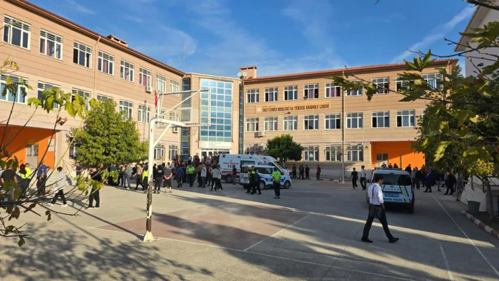 Manisa Turgutlu'da Okul Yakınında Saldırı