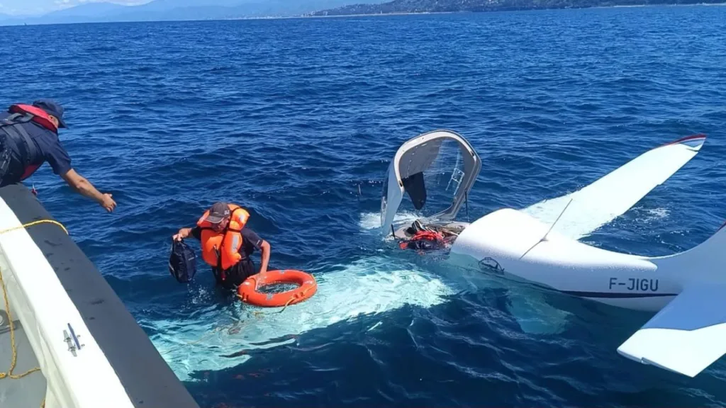 Özel Uçak Rize Açıklarında Denize İndi