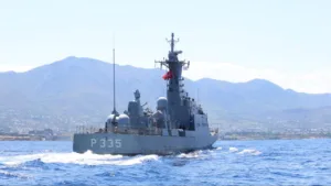 TCG Işın Girne Açıklarında Batık Gemiyi Arıyor