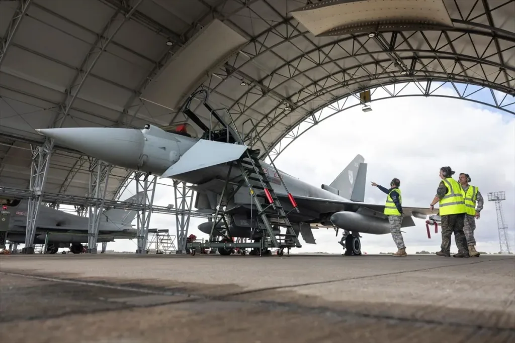 Türk Hava Kuvvetleri Eurofighter Bakım Tesislerini İnceledi