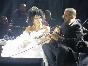 DERİNCE’DE BÜLENT ERSOY RÜZGÂRI