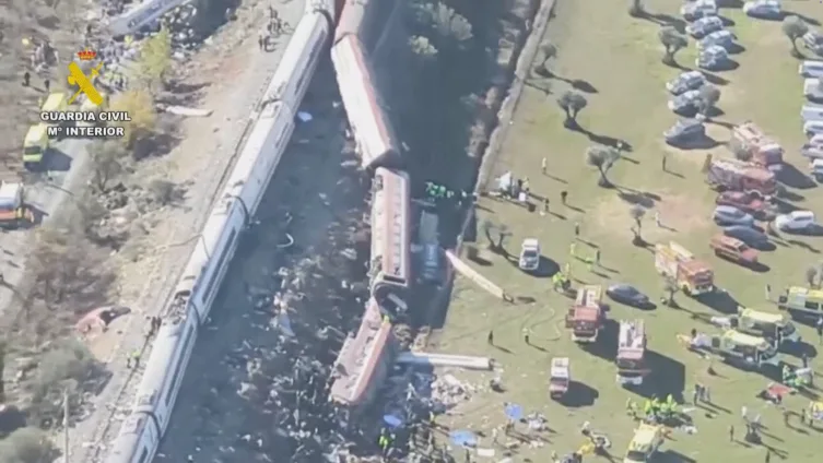 İspanya'da İki Hızlı Tren Çarpıştı: En Az 46 Ölü