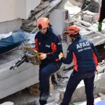İstanbul Maltepe'de 7 Katlı Bina Kısmen Çöktü