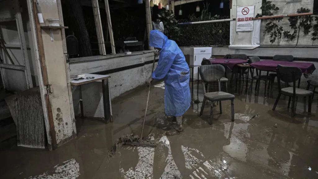İstanbul Sel Mağduru Esnafa 80 Milyon TL Destek