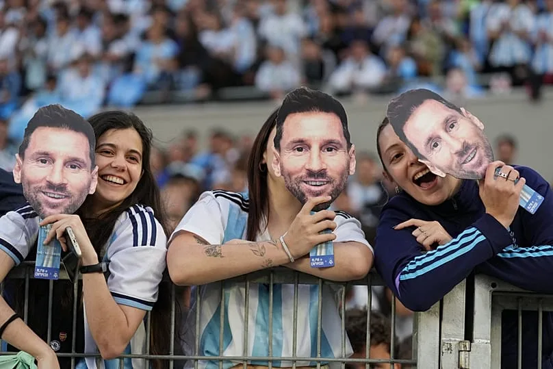 Messi’ye Arjantin Vedasına Tribünlerden Büyük Destek