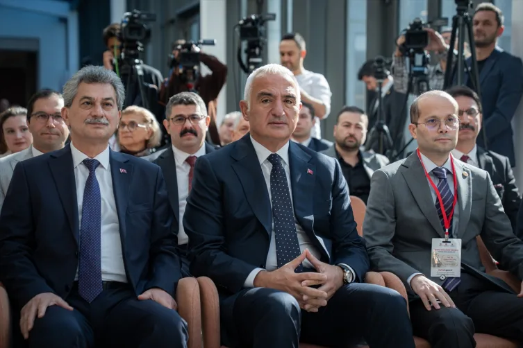 Nutuk'a 8 Yabancı Dilde Özel Baskı Ve Dijital Erişim Nutuk'a 8 Yabancı Dilde Özel Baskı Ve Dijital Erişim