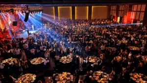 Prenses Yıldız! Yıldız Tilbe’ye Kıbrıs’ta Taç Taktılar Görkemli Konser ve Gala Gecesi
