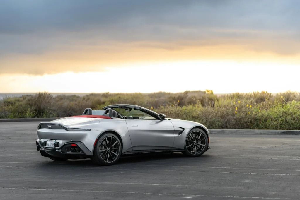 Aston Martin Elektriğe Fren Bastı
