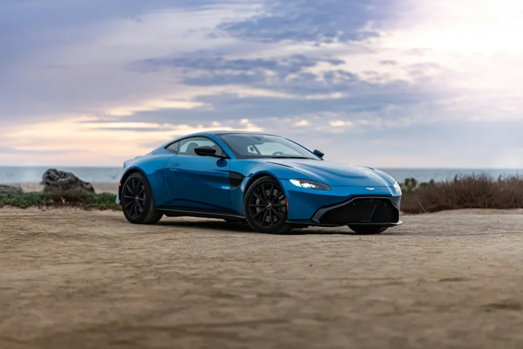 Aston Martin Elektriğe Fren Bastı