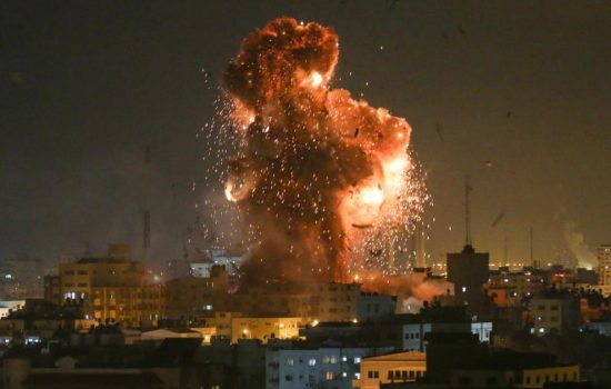 İran, İsrail’in Suriye’deki Üslerine Yönelik Saldırıyı Kınadı: Bölgesel Gerilim Tırmanıyor